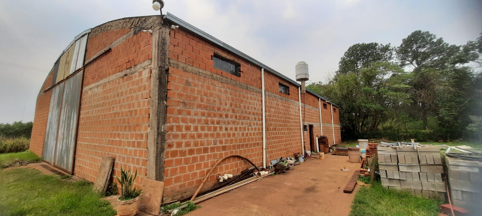 OPORTUNIDAD DE INVERSION – TERRENO C/ TINGLADO